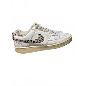 Stylish Nike Sneakers with Leopard Print Detailing Size 8